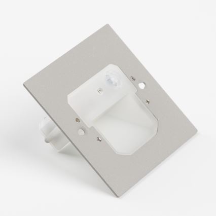 Brilagi - JACK LED lépcsővilágító lámpa mozgás- és alkonyatérzékelővel, 1,5W/230V, 3000/4000/6500K, fehér