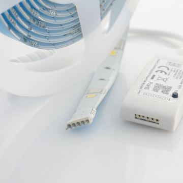 RGB LED Szabályozható kültéri szalag Wi-fi LED/6,5W/IP65 2 m Tuya