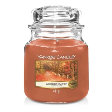 Yankee Candle - Illatosított gyertya WOODLAND ROAD TRIP központi 411g 65-75 óra